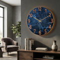Moderne Wandklok - Stil Design met Lichtgevende Cijfers